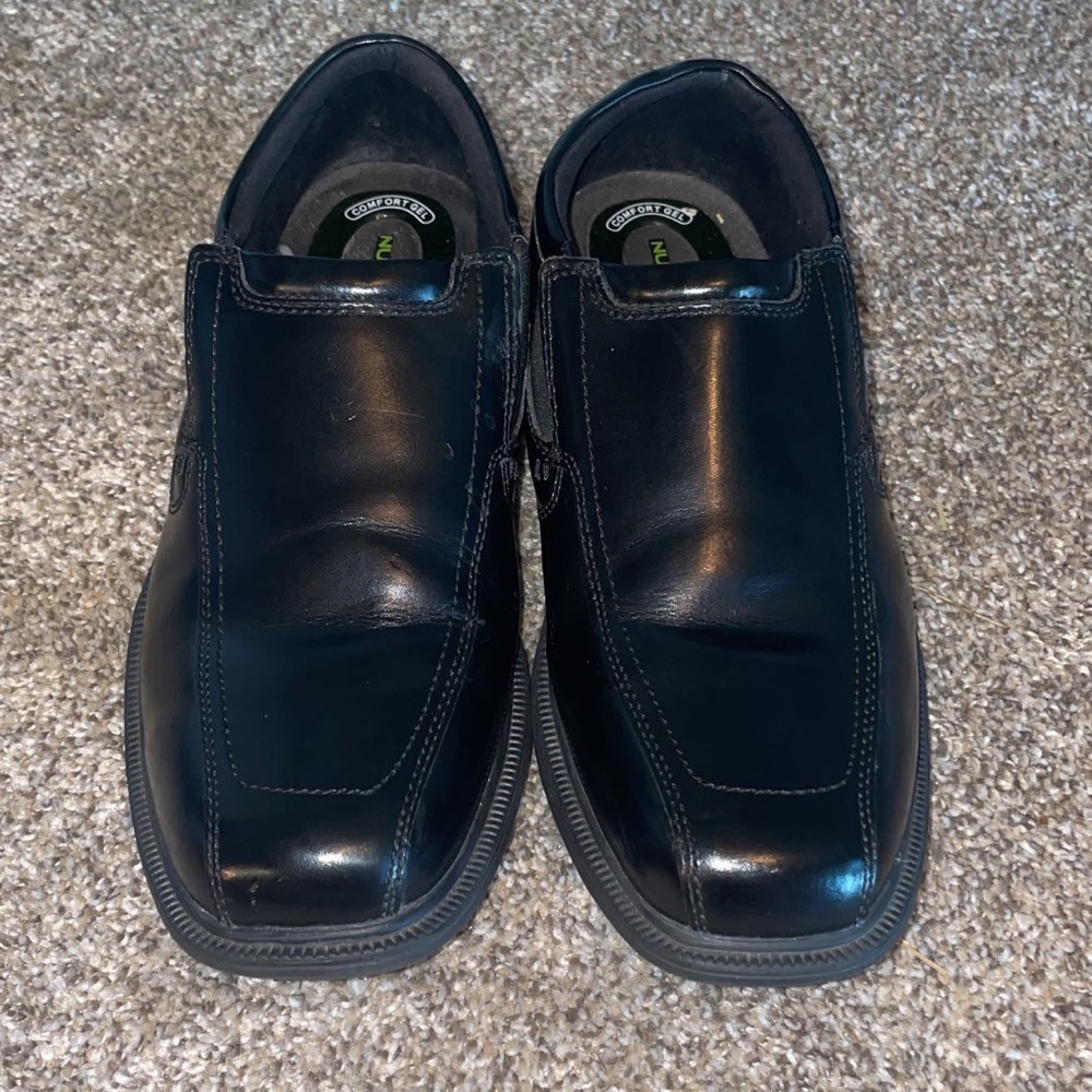 Nunn Bush Black Dress shoes.